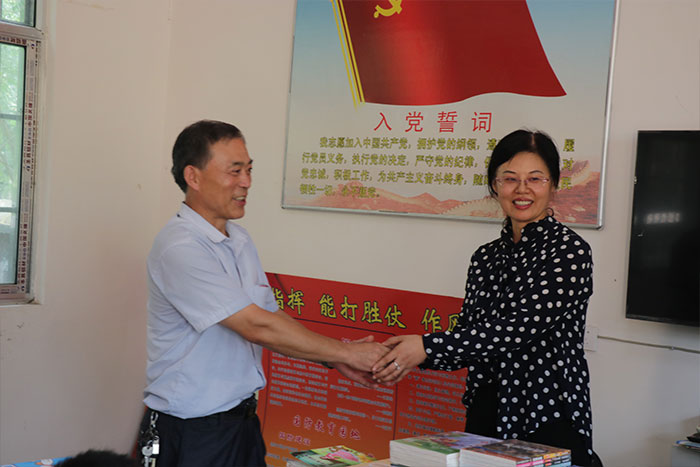 热心公益活动 积极回馈社会