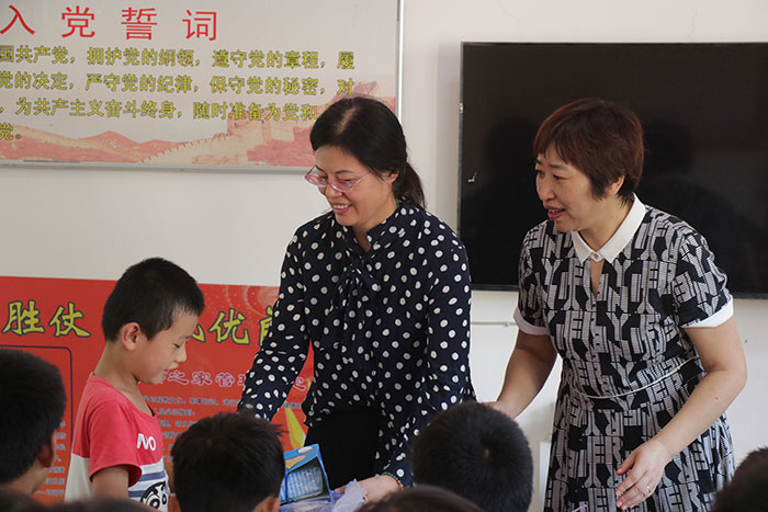 热心公益活动 积极回馈社会