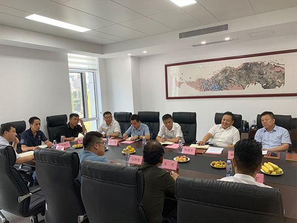 加强政企联合 提速公司发展