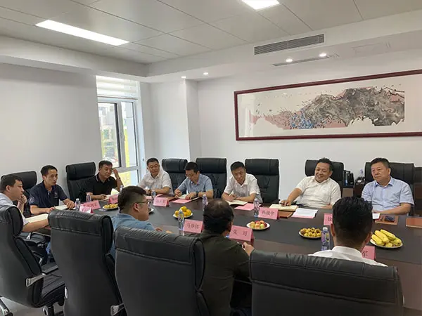 加强政企联合 提速公司发展